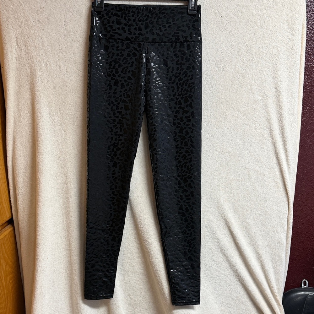 Black Shiny Leopard-Print Leggings
